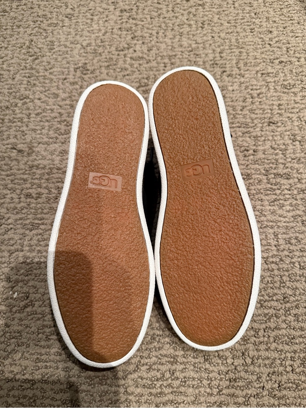 New UGG Milo Black Low-Top Women's Sneakers - Picture 6 of 6